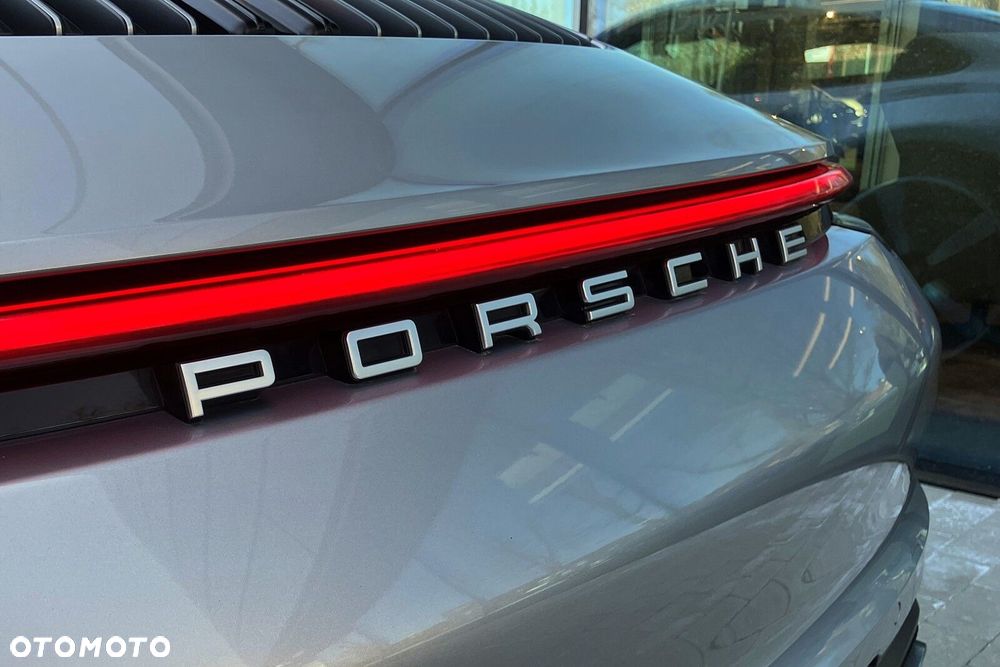 Porsche 911 Carrera - 14