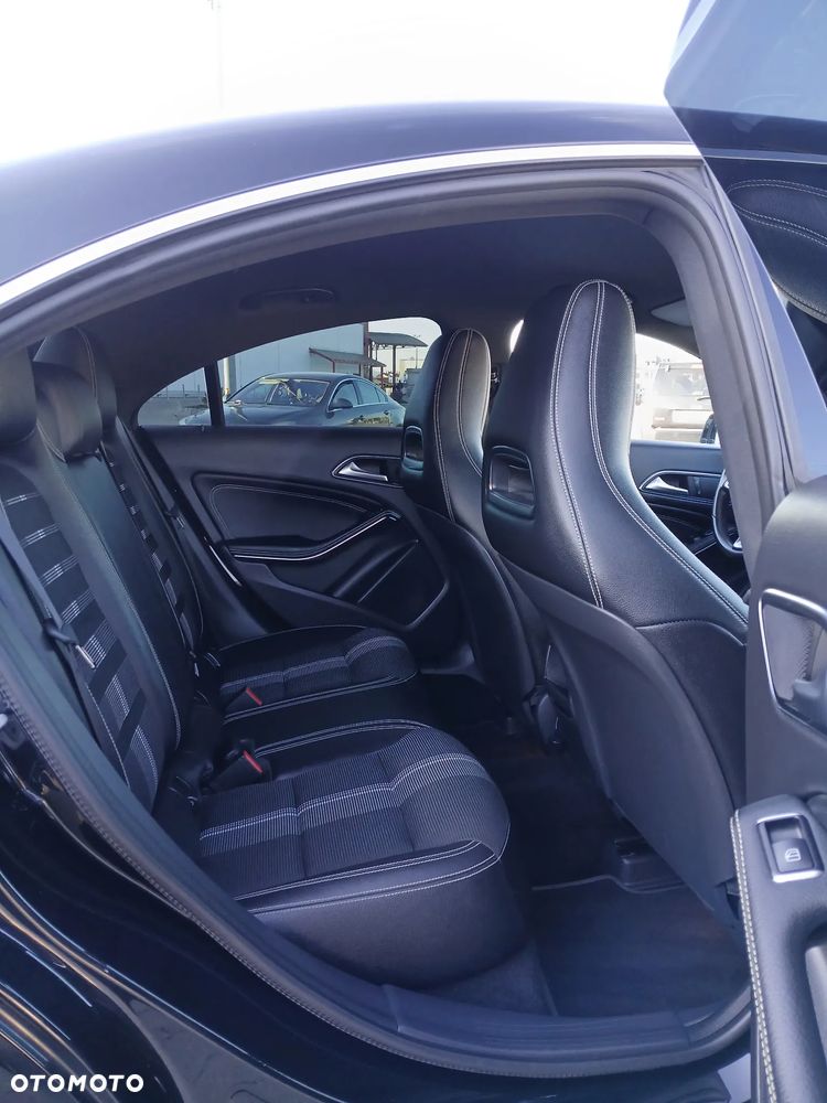 Mercedes-Benz CLA 200 7G-DCT AMG Line - 13