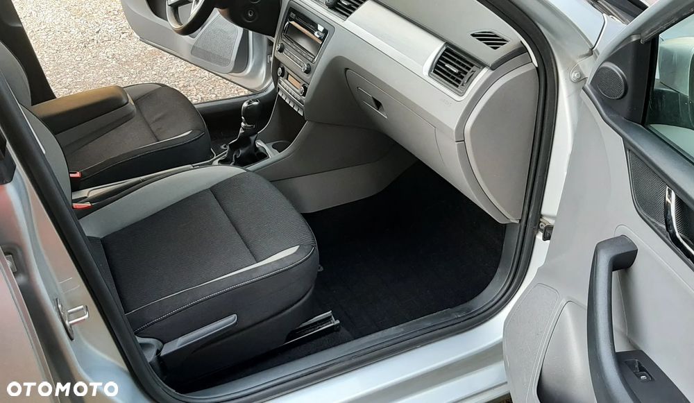 Skoda RAPID Spb 1.6 TDI DPF Ambition Max - 10