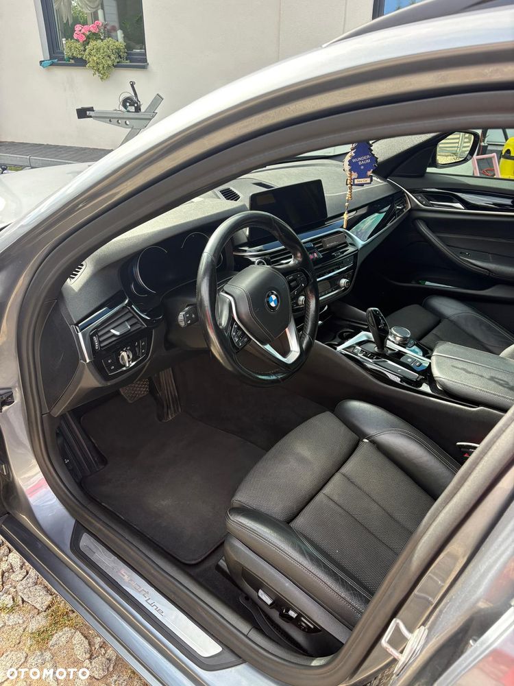 BMW Seria 5 520d xDrive Sport Line - 10