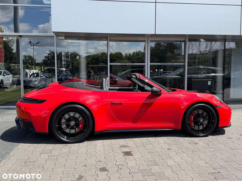 Porsche 911 Carrera T-Hybrid 4 GTS - 11