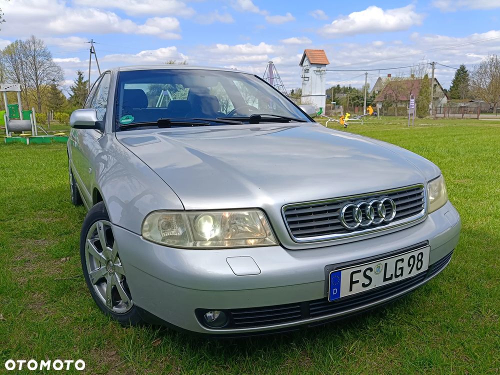 Audi A4 Limousine - 8