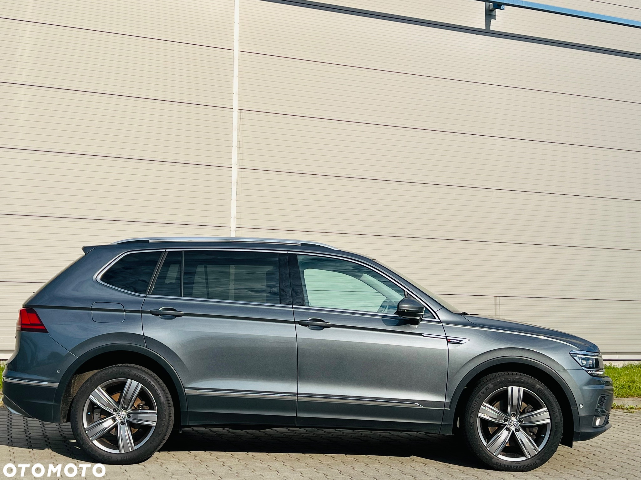 Volkswagen Tiguan - 2