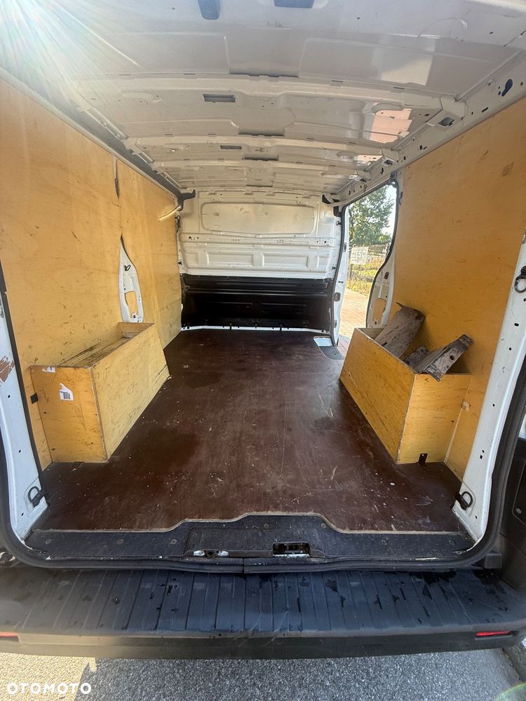 Renault Trafic - 18