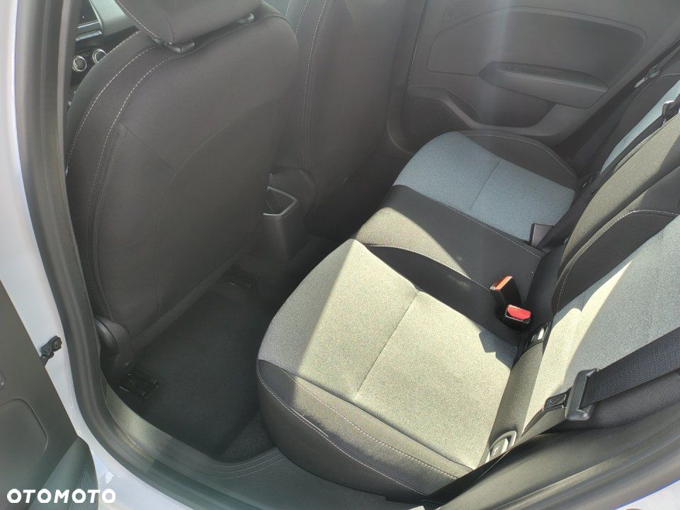 Mitsubishi Colt - 8