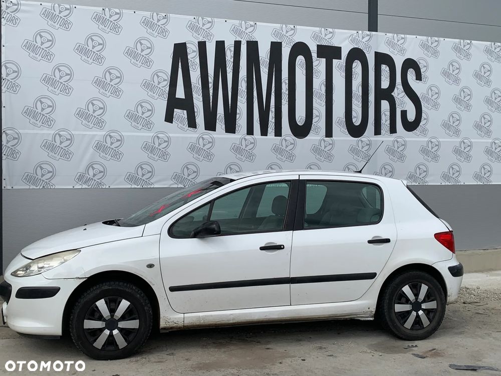 PEUGEOT 307 2005 *SAMOCHÓD NA CZĘŚCI* 1439   MASKA, LAMPA, DRZWI, LUSTERKO, ZDERZAK, GRILL, BŁOTNIK, KLAPA, BELKA, DESKA, FOTELE, KANAPA, ĆWIARTKA KIEROWNICA, TARCZE, ZACISKI, ZAWIESZENIE, KOMPLETNY PRZÓD, KOMPLETNY TYŁ, LICZNIK, ZEGARY, PRAWE LEWE PRZÓD TYŁ - 3