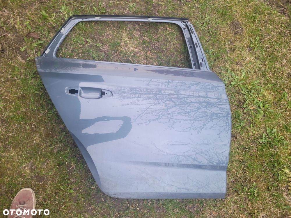 skoda scala drzwi prawy tył