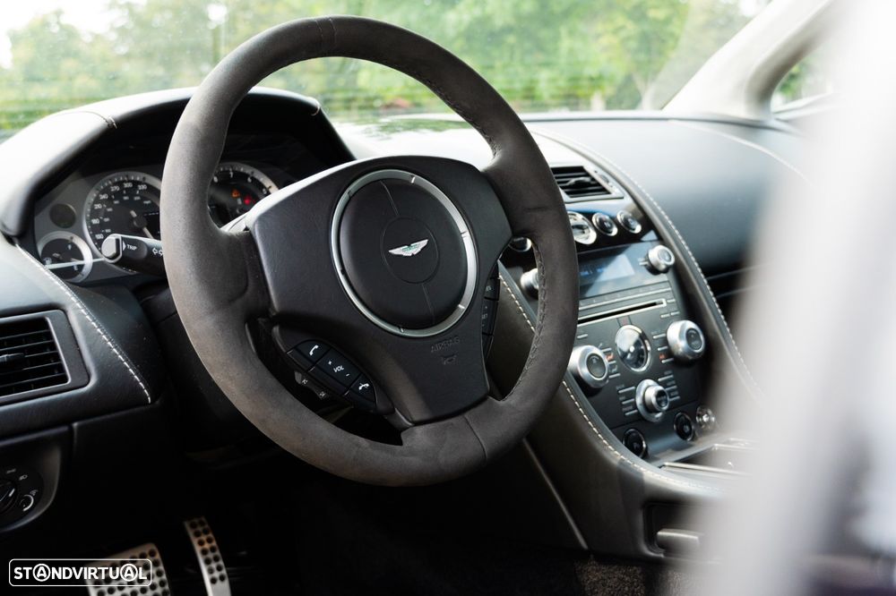 Aston Martin Vantage Coupe V8 Sportshift - 34