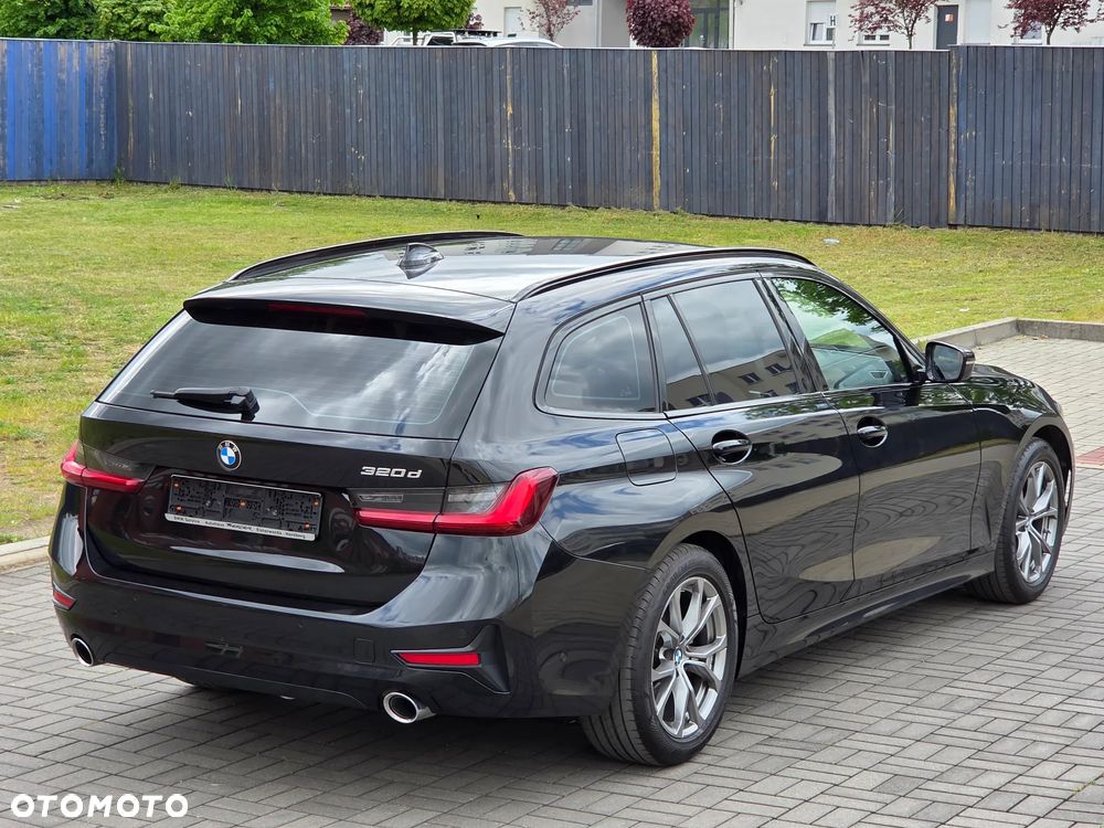 BMW Seria 3 320d M Sport Shadow sport - 11