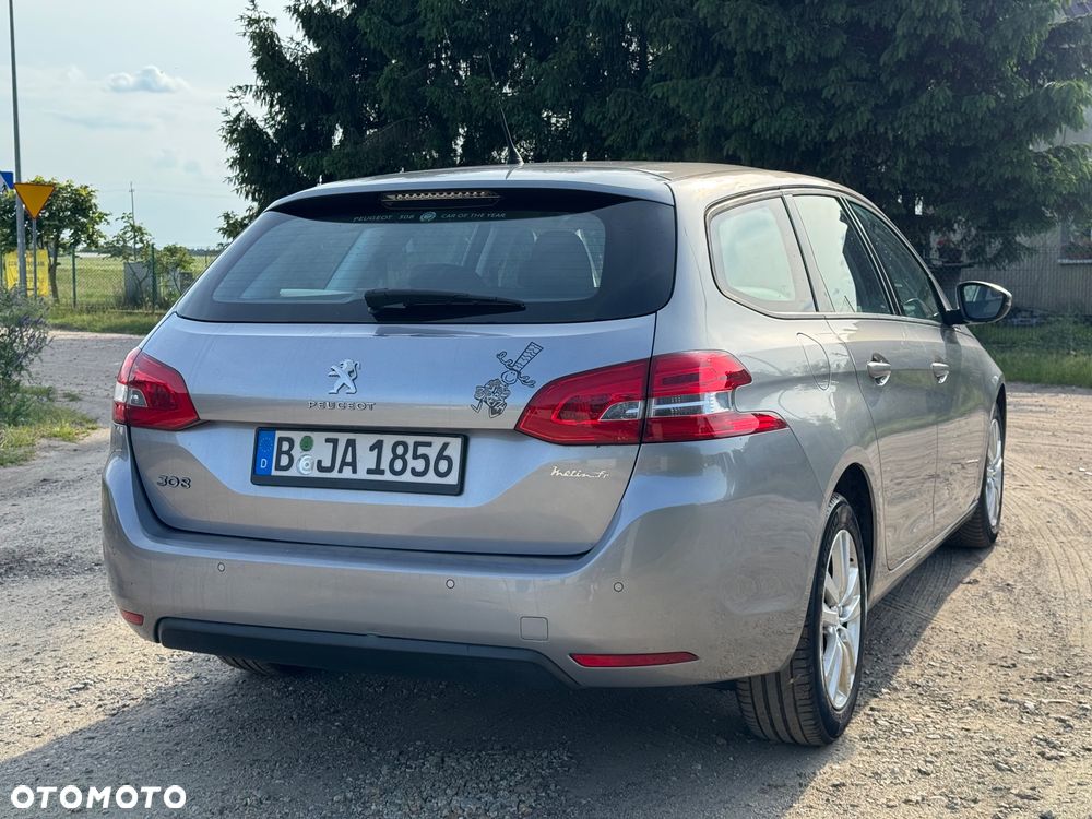 Peugeot 308 - 8