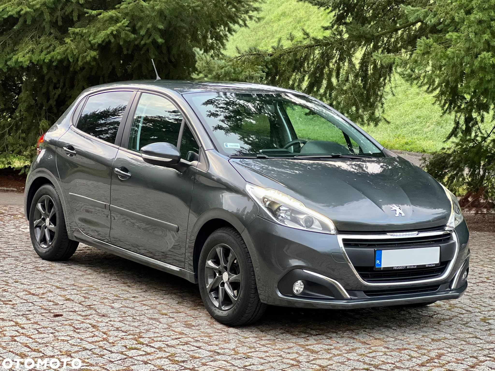 Peugeot 208 - 10