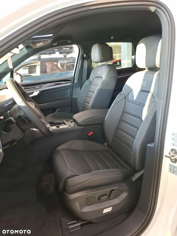 Volkswagen Touareg 3.0 V6 TDI 4Motion R-Line - 11
