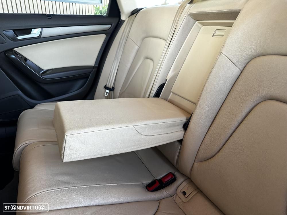 Audi A4 Avant 2.0 TDI Exclusive - 36