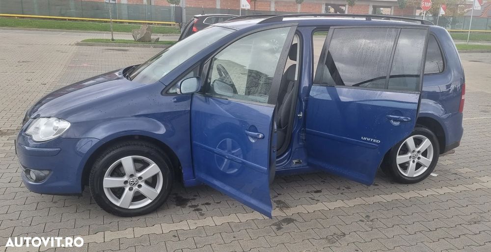 Volkswagen Touran - 5
