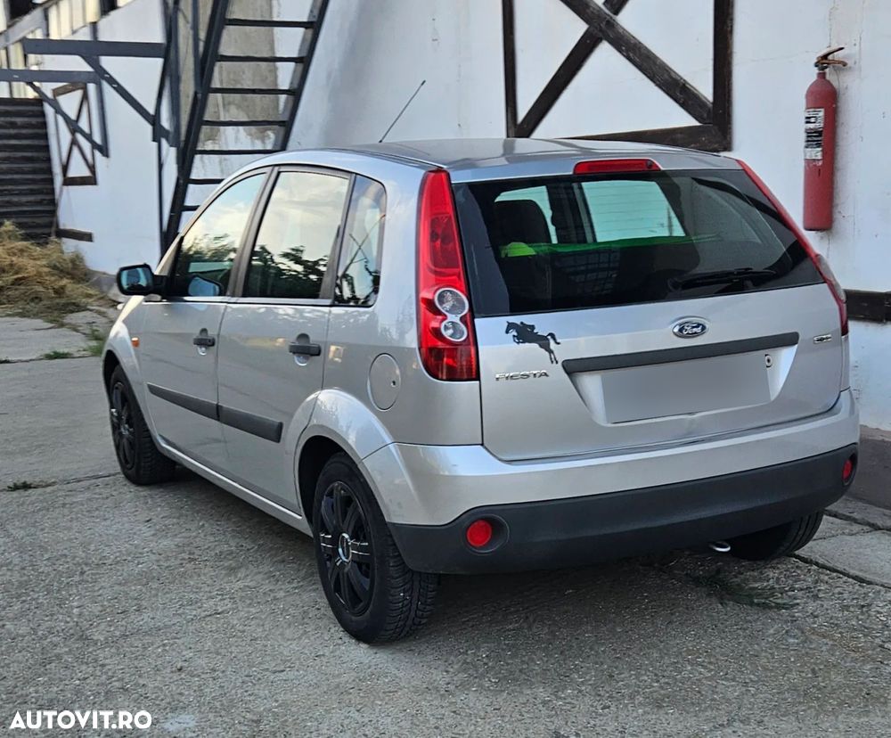 Ford Fiesta 1.4 TDCI Comfort - 3