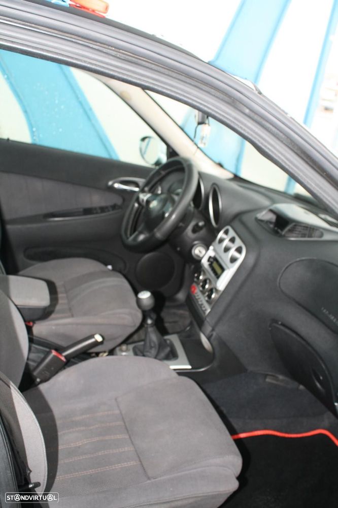 Alfa Romeo 156 1.9 JTD - 31