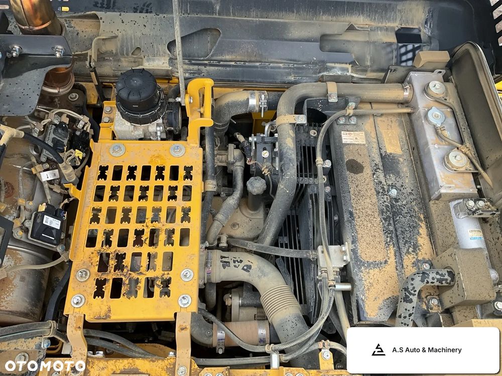 Komatsu PC210LC-11E0 - 4