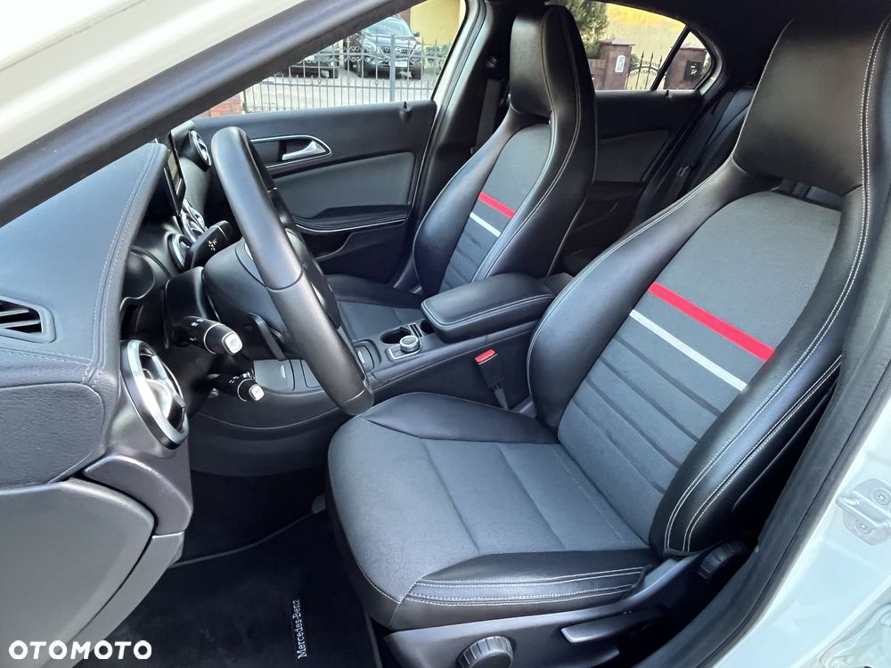 Mercedes-Benz Klasa A 180 7G-DCT Activity Edition - 6