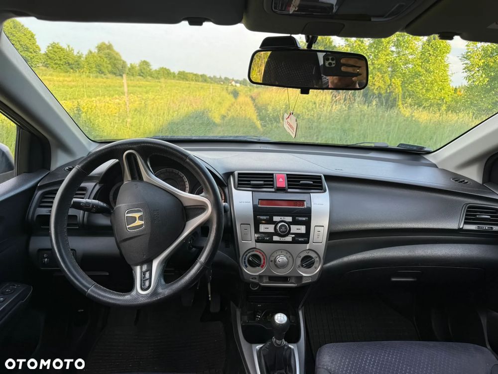 Honda City 1.4 Comfort - 8