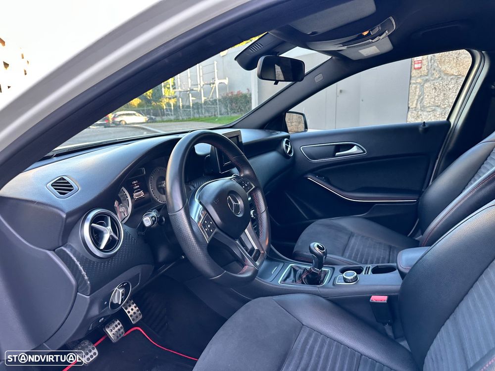 Mercedes-Benz A 180 d AMG Line - 34