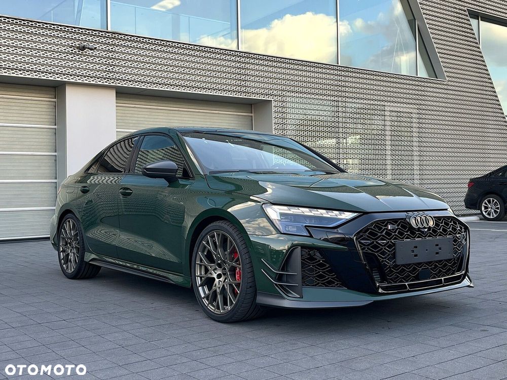 Audi RS3 Limousine - 3