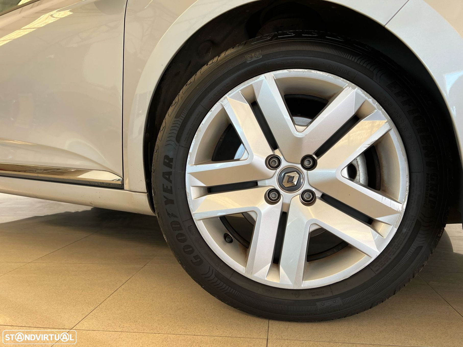 Renault Clio 1.6 E-Tech Full Hybrid Engineered - 5
