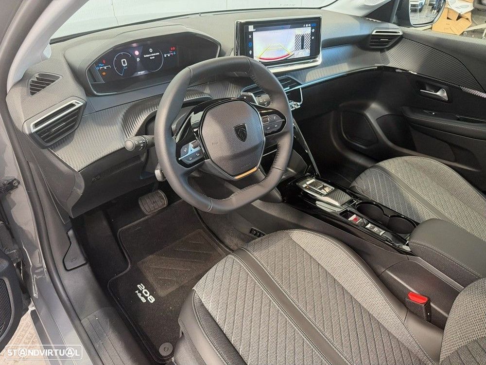 Peugeot 208 - 11
