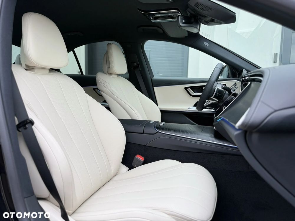 Mercedes-Benz Klasa E 200 4Matic 9G-TRONIC AMG Line NIGHT Edition - 28