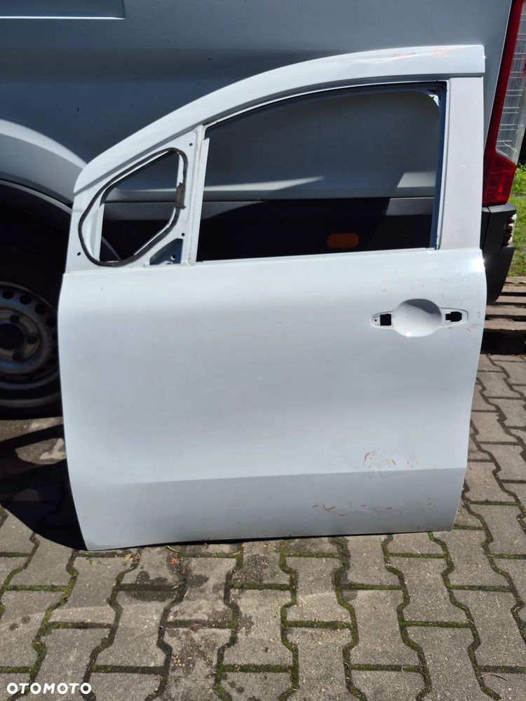 Renault Kangoo IV, Mercedes Citan drzwi lewe.