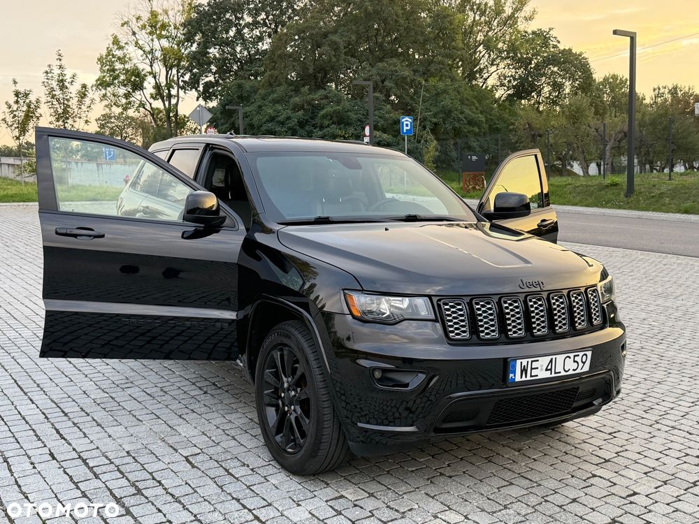 Jeep Grand Cherokee - 34