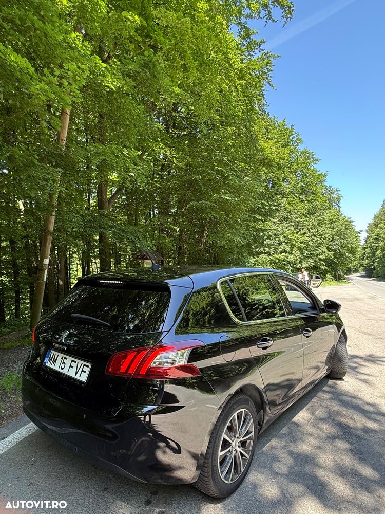 Peugeot 308 1.2 L PureTech Turbo Allure - 2