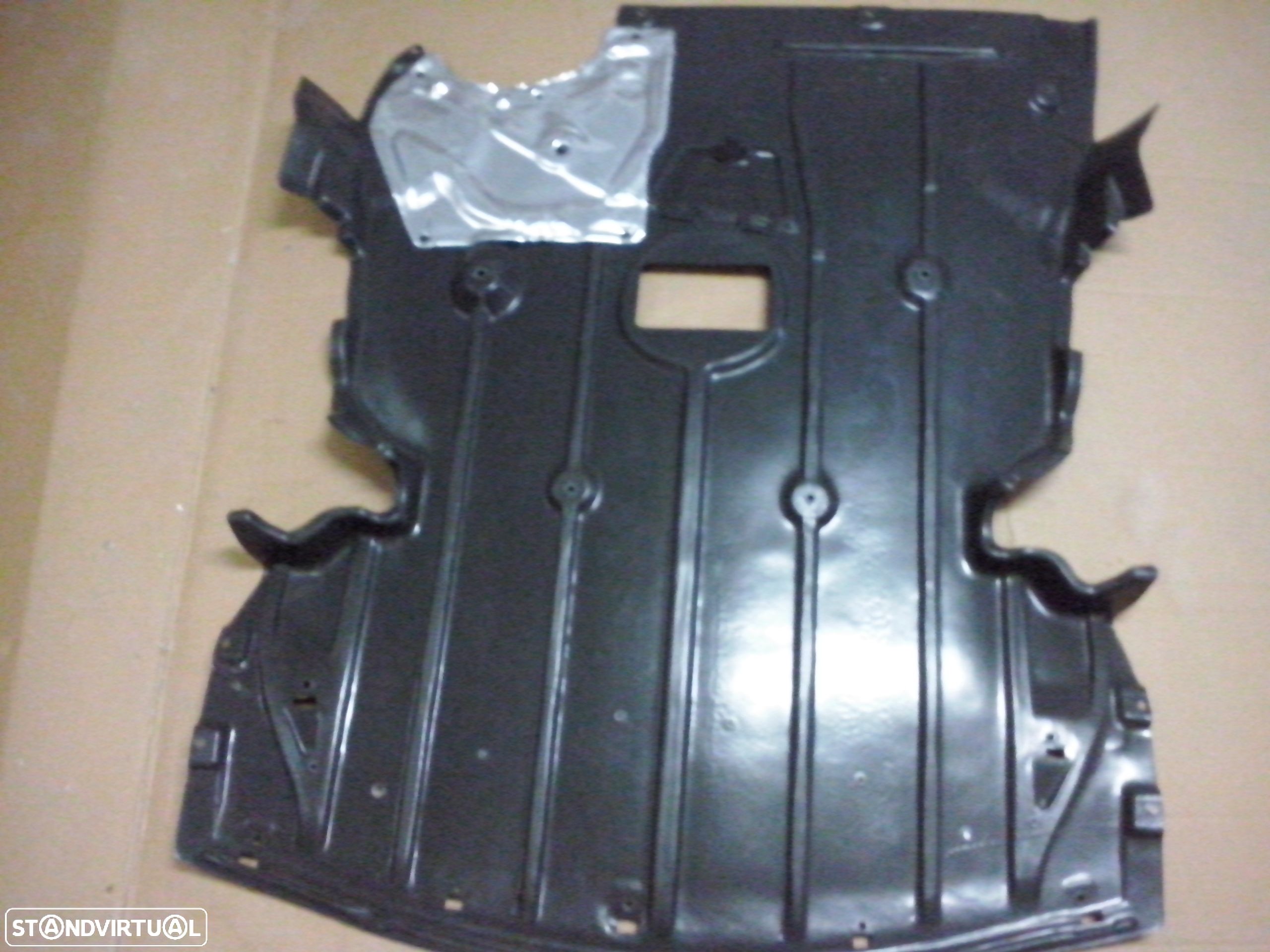 Resguardo /Tampo plástico do Motor e caixa Bmw Série 3 E90 e E91 NOVA - 1