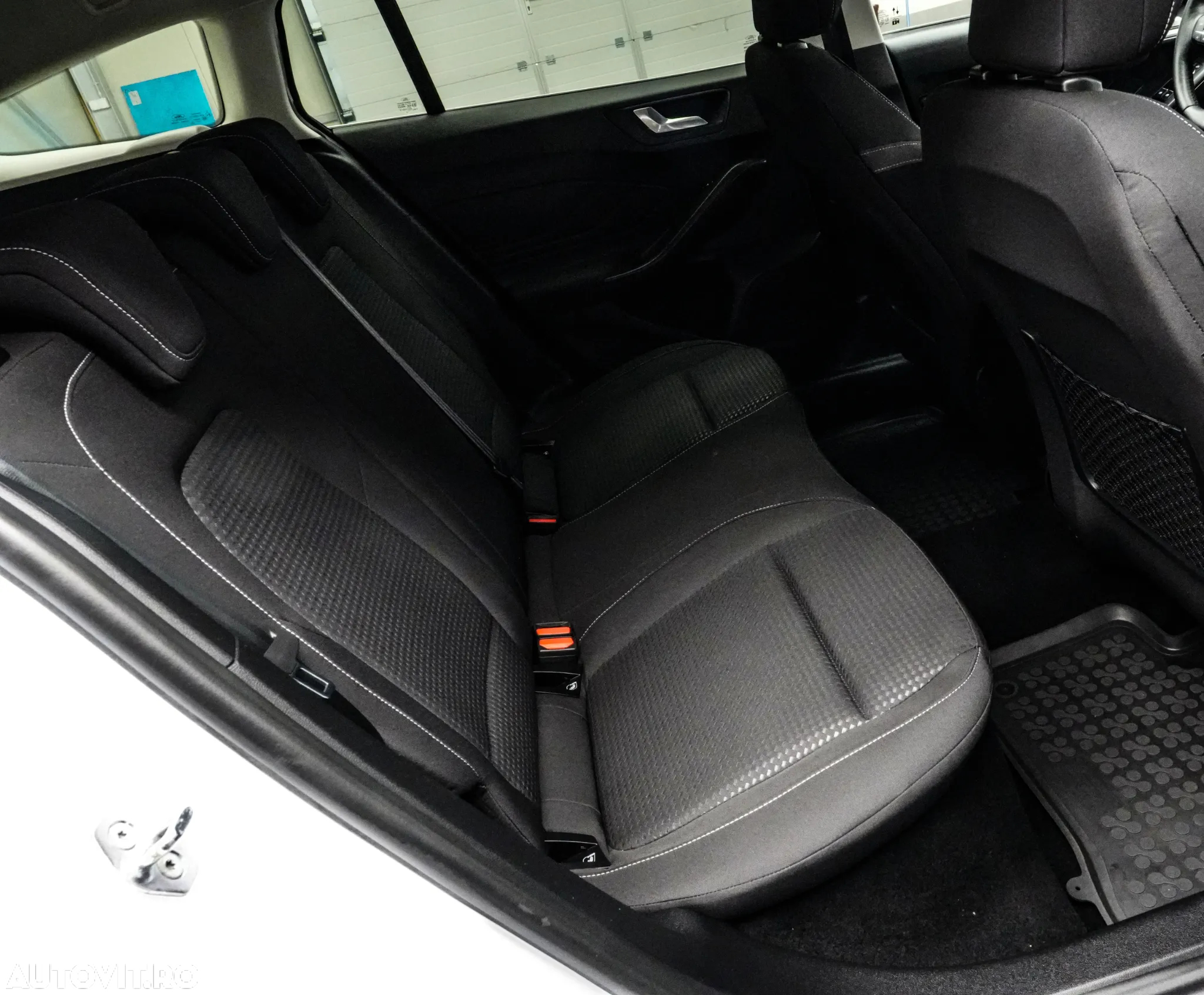 Ford Focus 1.0 EcoBoost Titanium Business - 16