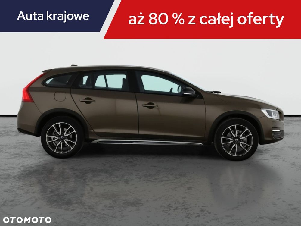 Volvo V60 Cross Country - 8