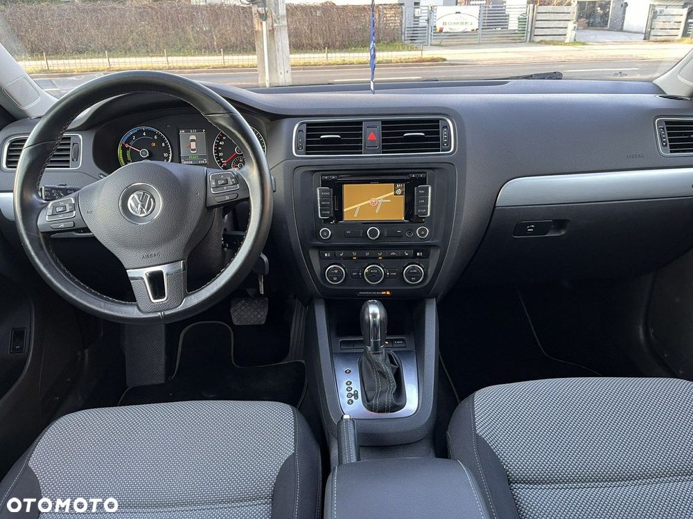 Volkswagen Jetta - 13