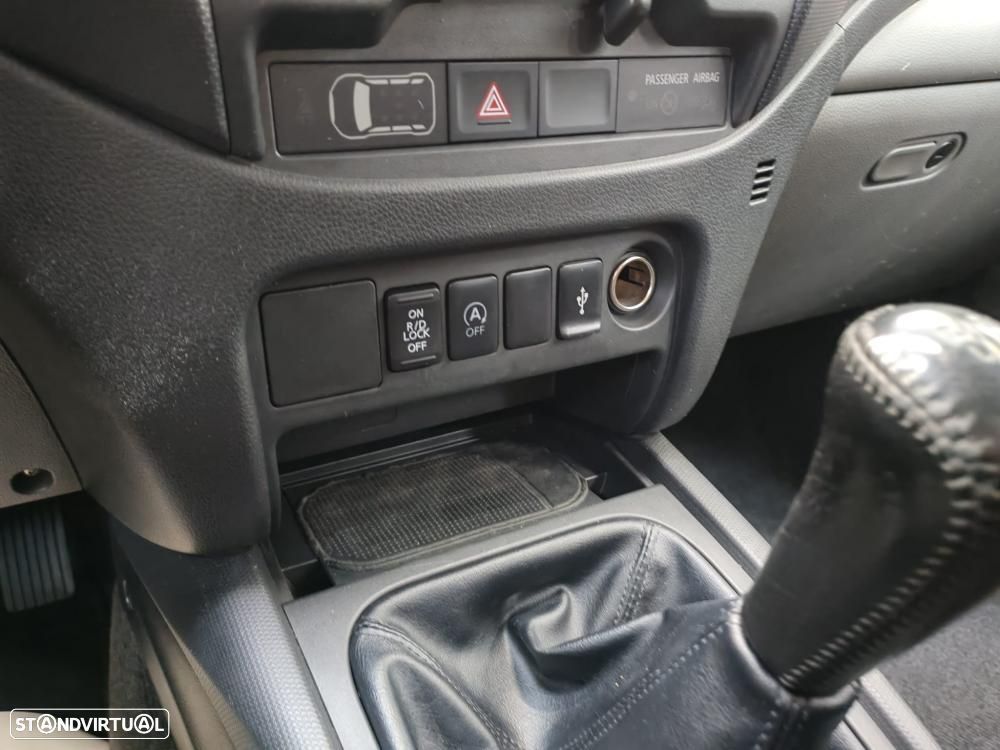 Mitsubishi L200 2.4 DI-D Club Invite Strakar Look CC 4WD - 17