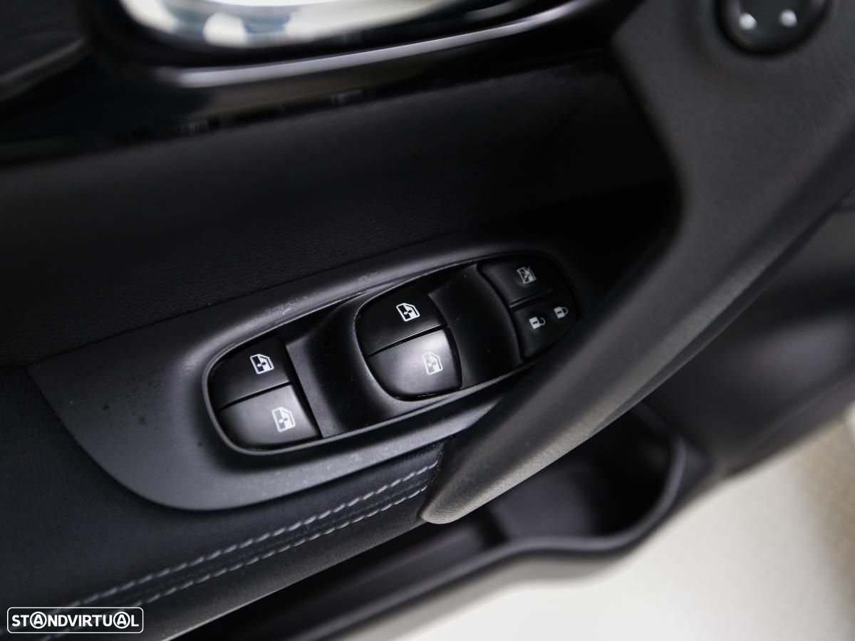 Nissan Qashqai 1.5 dCi N-Connecta - 16