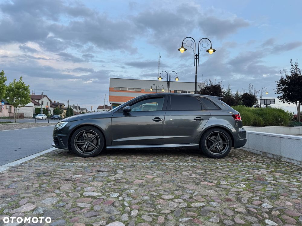 Audi S3 S tronic - 1