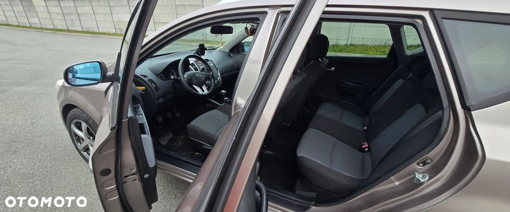 Kia Ceed 1.6 Crdi XL - 26