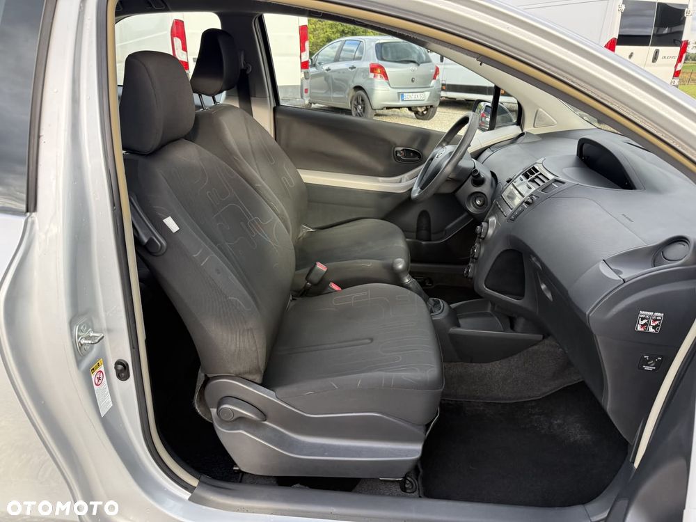 Toyota Yaris 1.0 VVT-i - 18