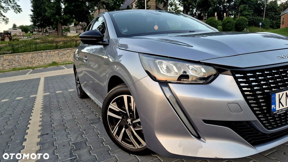 Peugeot 208 PureTech 100 EAT8 Allure - 11