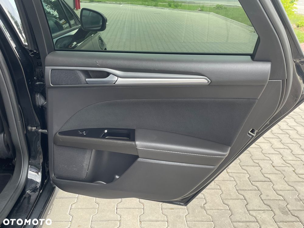 Ford Mondeo - 23