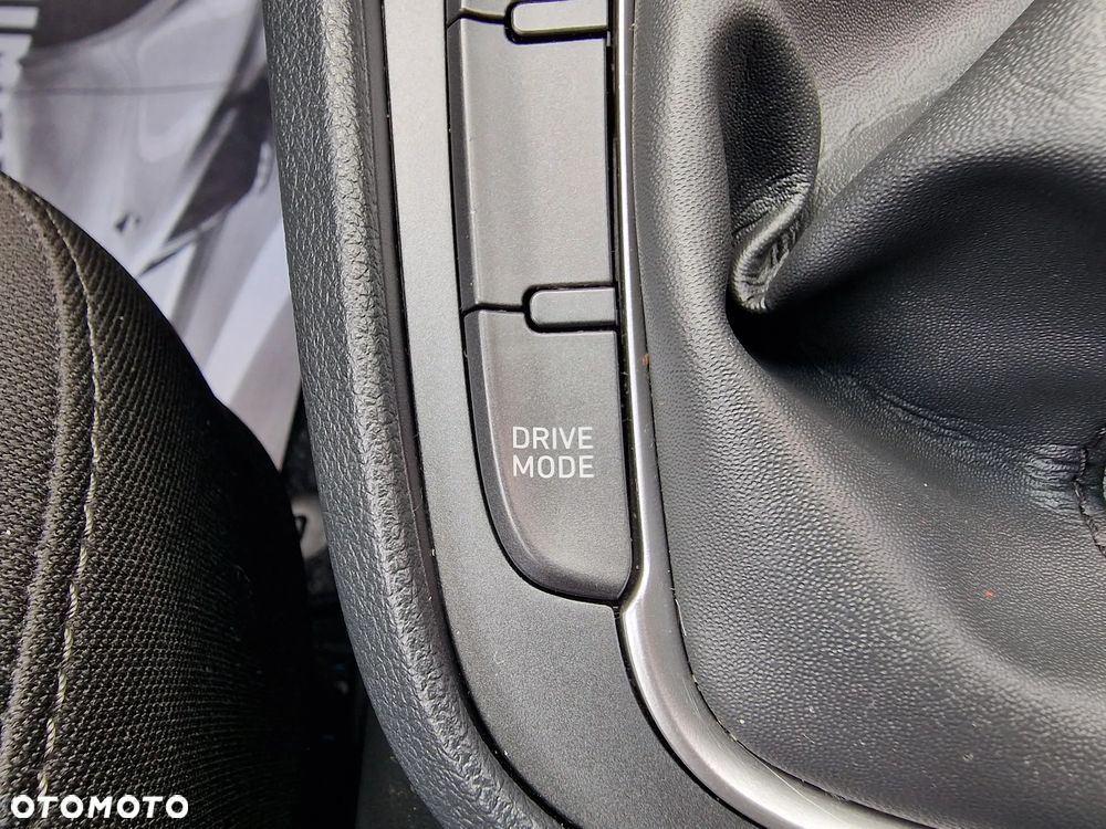 Hyundai Kona 1.6 CRDi 48V-Hybrid Select - 28