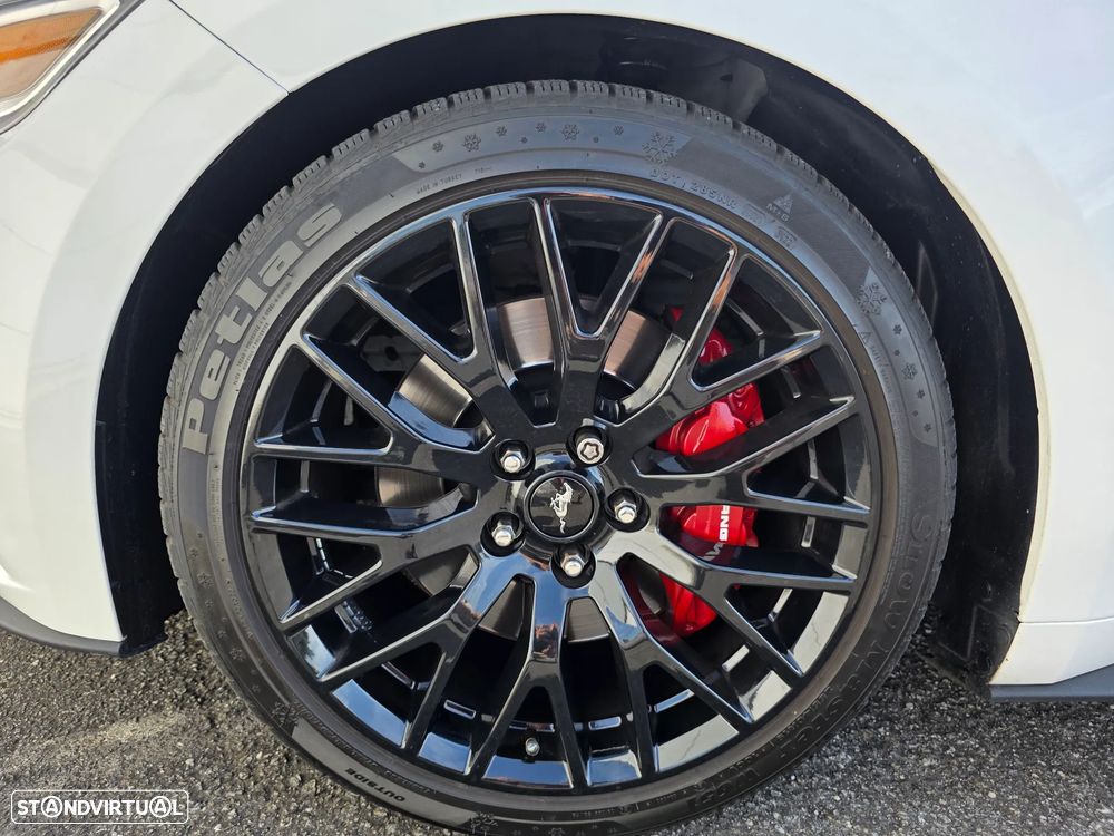 Ford Mustang 2.3i EcoBoost - 11
