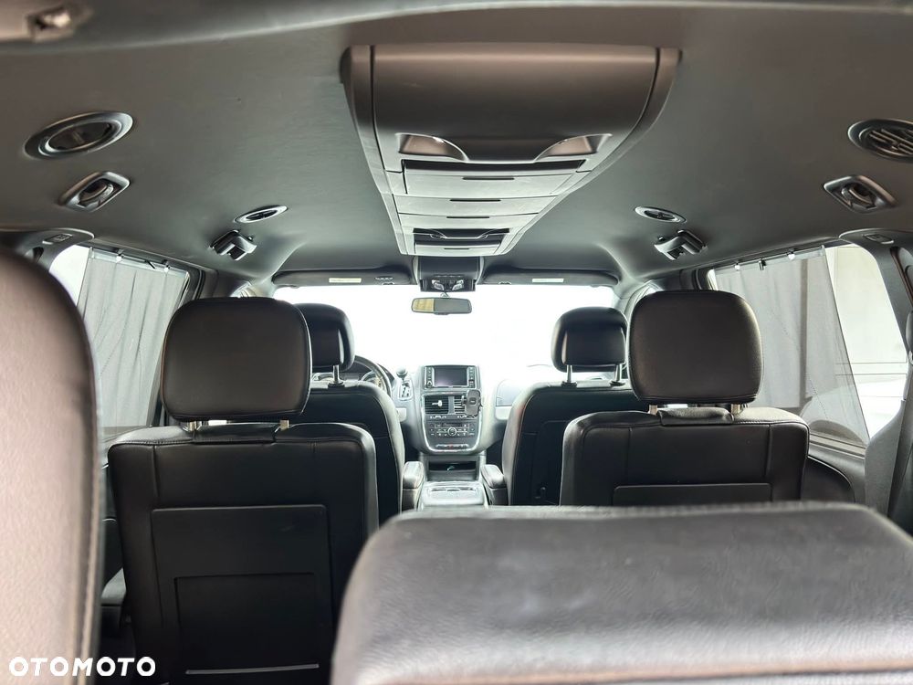 Dodge Grand Caravan - 12