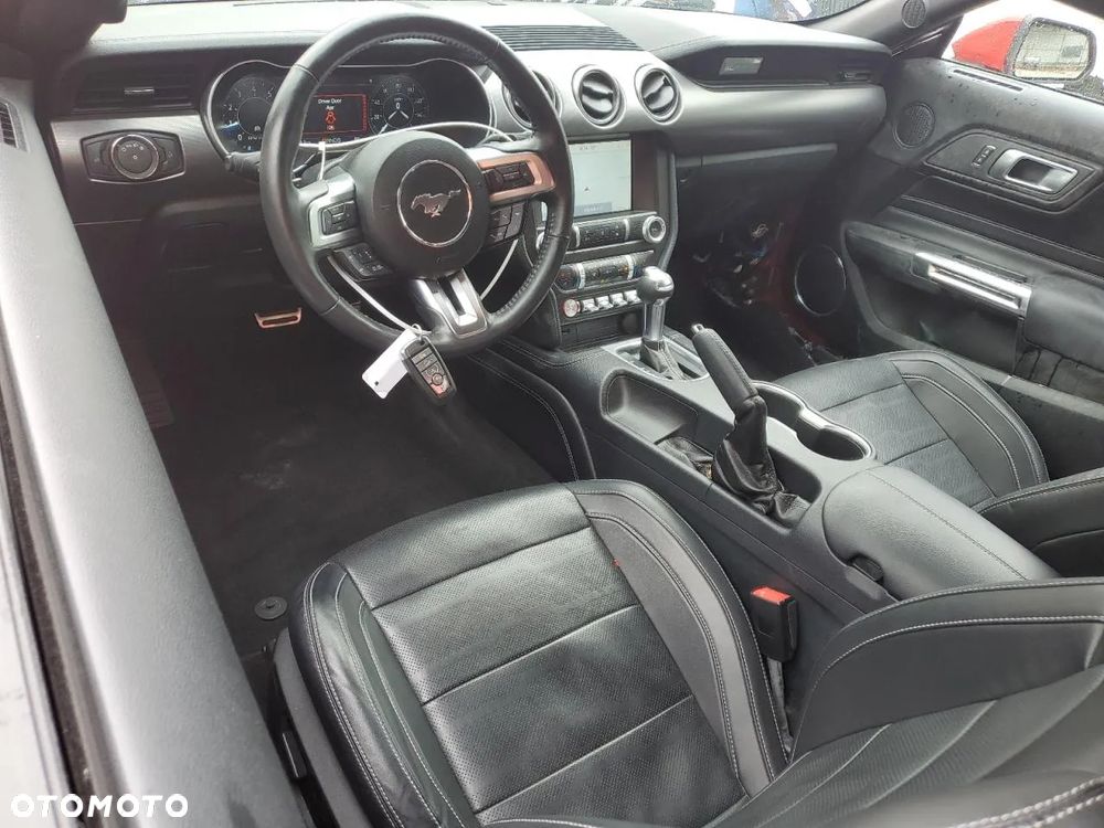 Ford Mustang - 8