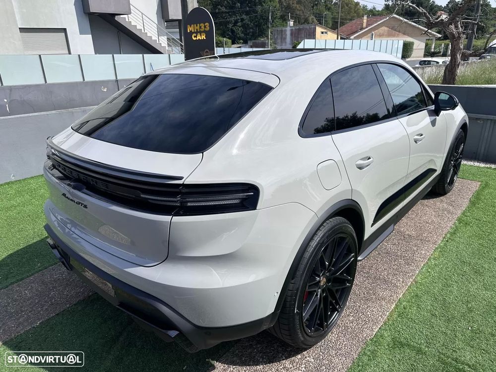Porsche Macan Electric GTS - 12