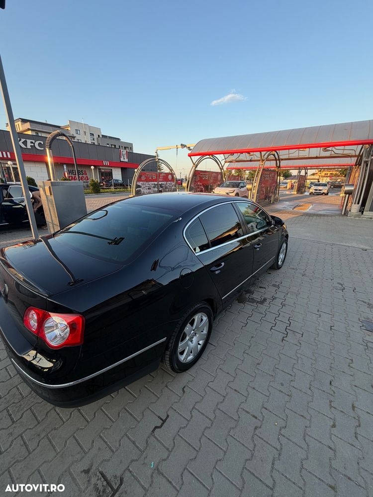 Volkswagen Passat 1.9 TDI Highline - 2