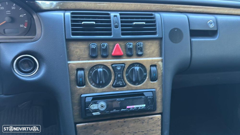 Mercedes-Benz E 220 CDI Avantgarde - 11