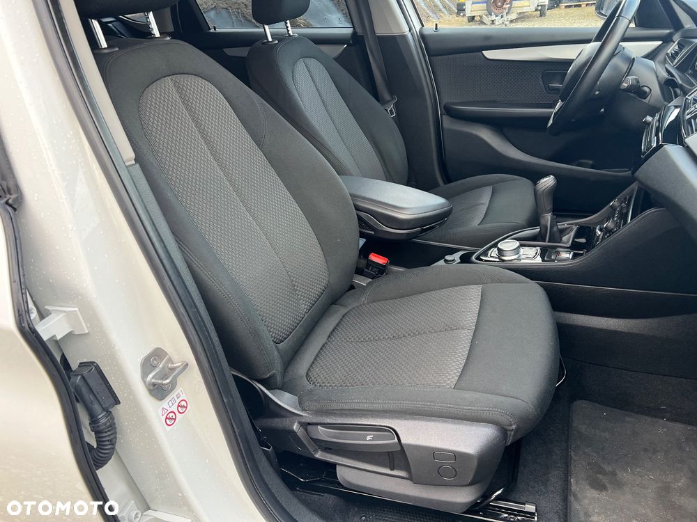 BMW Seria 2 216d Sport Line - 20